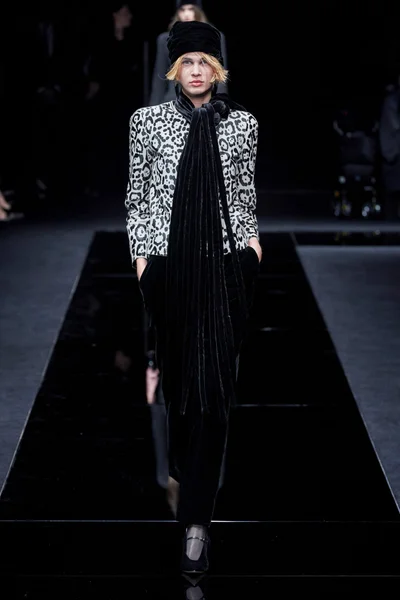 Look 12